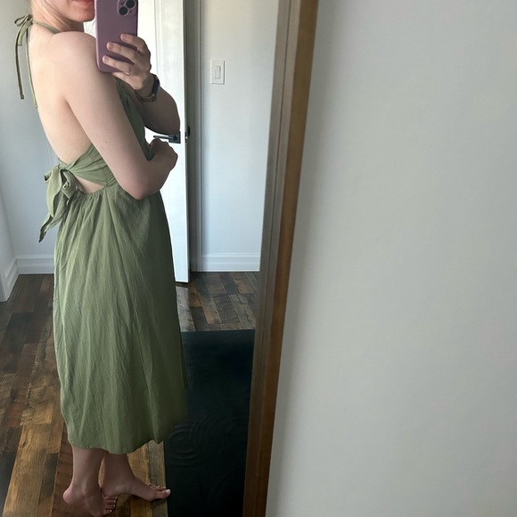 Green cut out dress - Picture 2 of 4